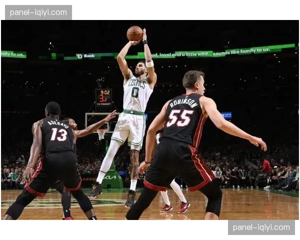 数据统计：热火队三月份“底角三分受助攻率”高达92.5%，领跑联盟