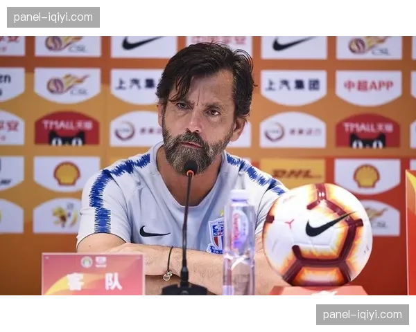 塞维利亚主帅弗洛雷斯接受采访,谈球队攻守平衡的艰难寻找 塞维利亚主帅弗洛雷斯接受采访,谈球队攻守平衡的艰难寻找